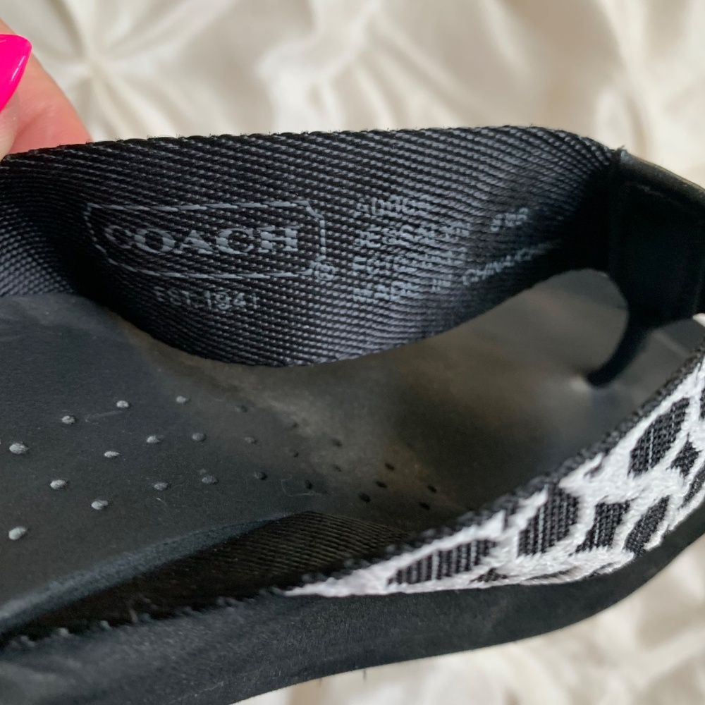 Coach Black/White Logo Print Thong Sandals sz 8.5 - Picture 7 of 7